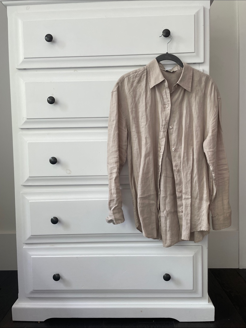 Club Monaco 100% Linen Button-Down Shirt in Taupe